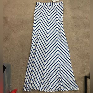 NWT New Bebe Blue and White Zig Zag Stripe Maxi Skirt